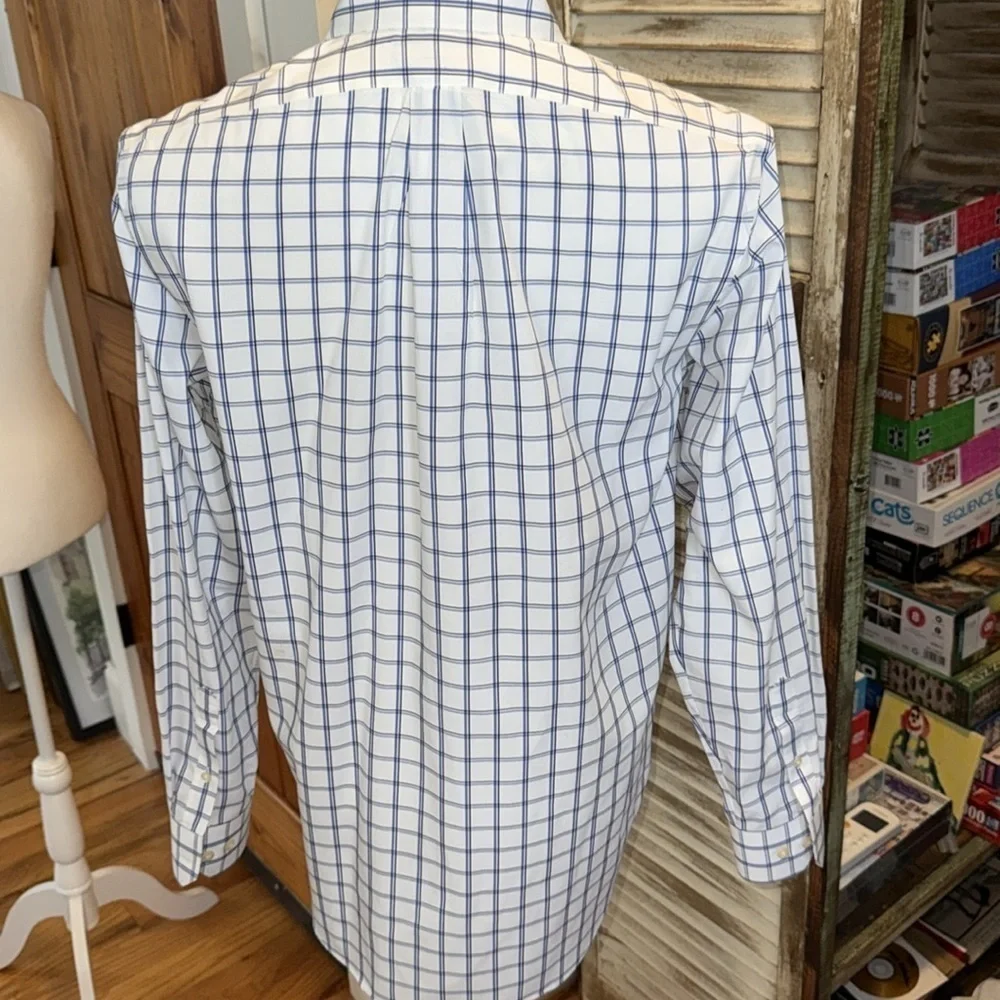Men’s Banana Republic Blue and White Dress Shirt